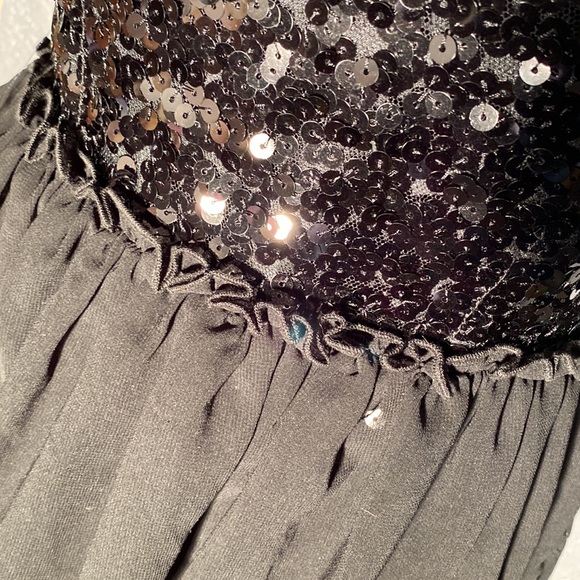 URBAN OUTFITTERS - NWT - romper shorts: sequins, mesh, zip, stretch back - S - Picture 11 of 16